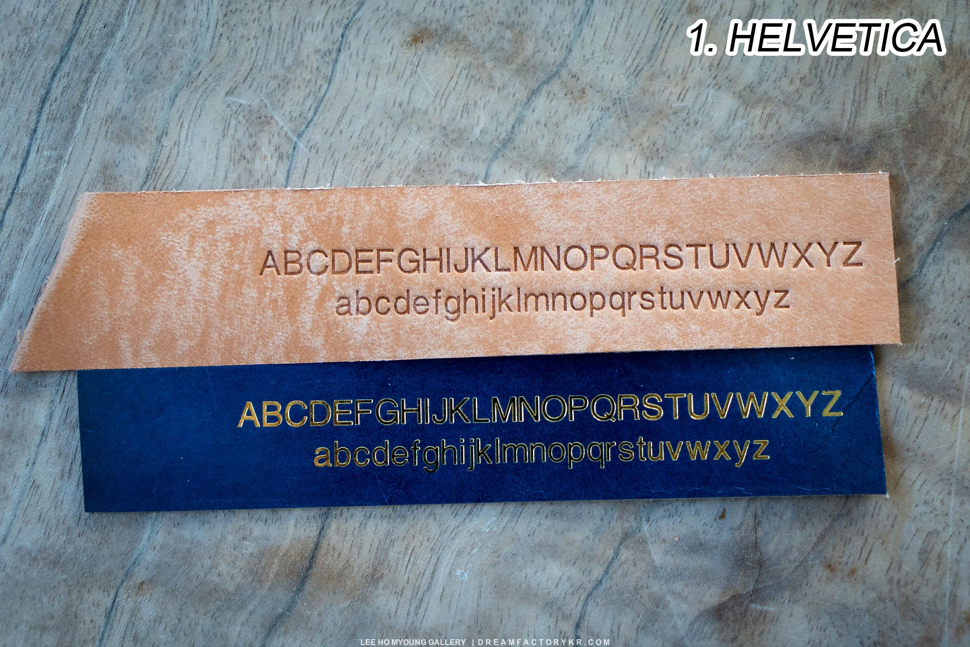 Poglądowy alfabet Helvetica 5 mm tłoczony w skórze